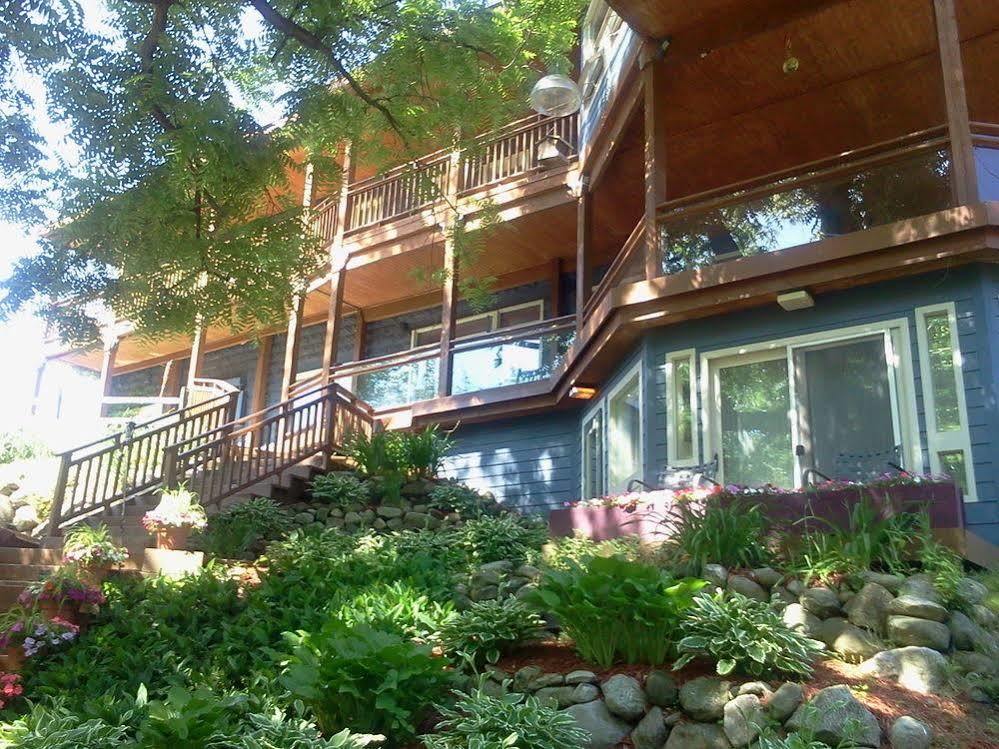 Stone Waters Inn Bellaire Exteriér fotografie