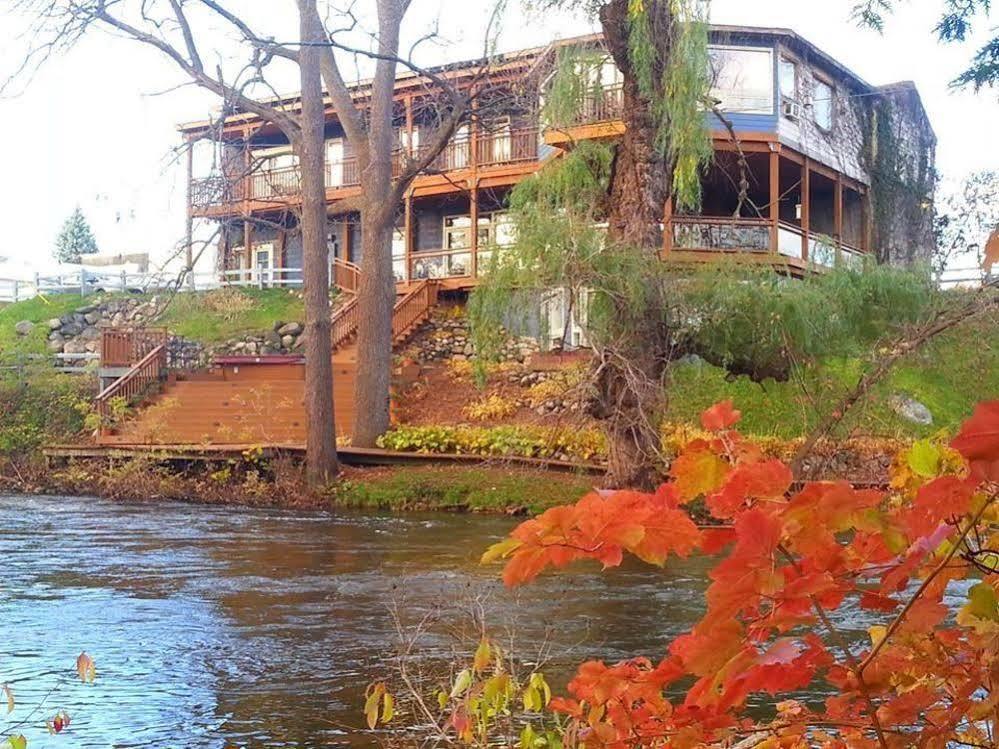 Stone Waters Inn Bellaire Exteriér fotografie